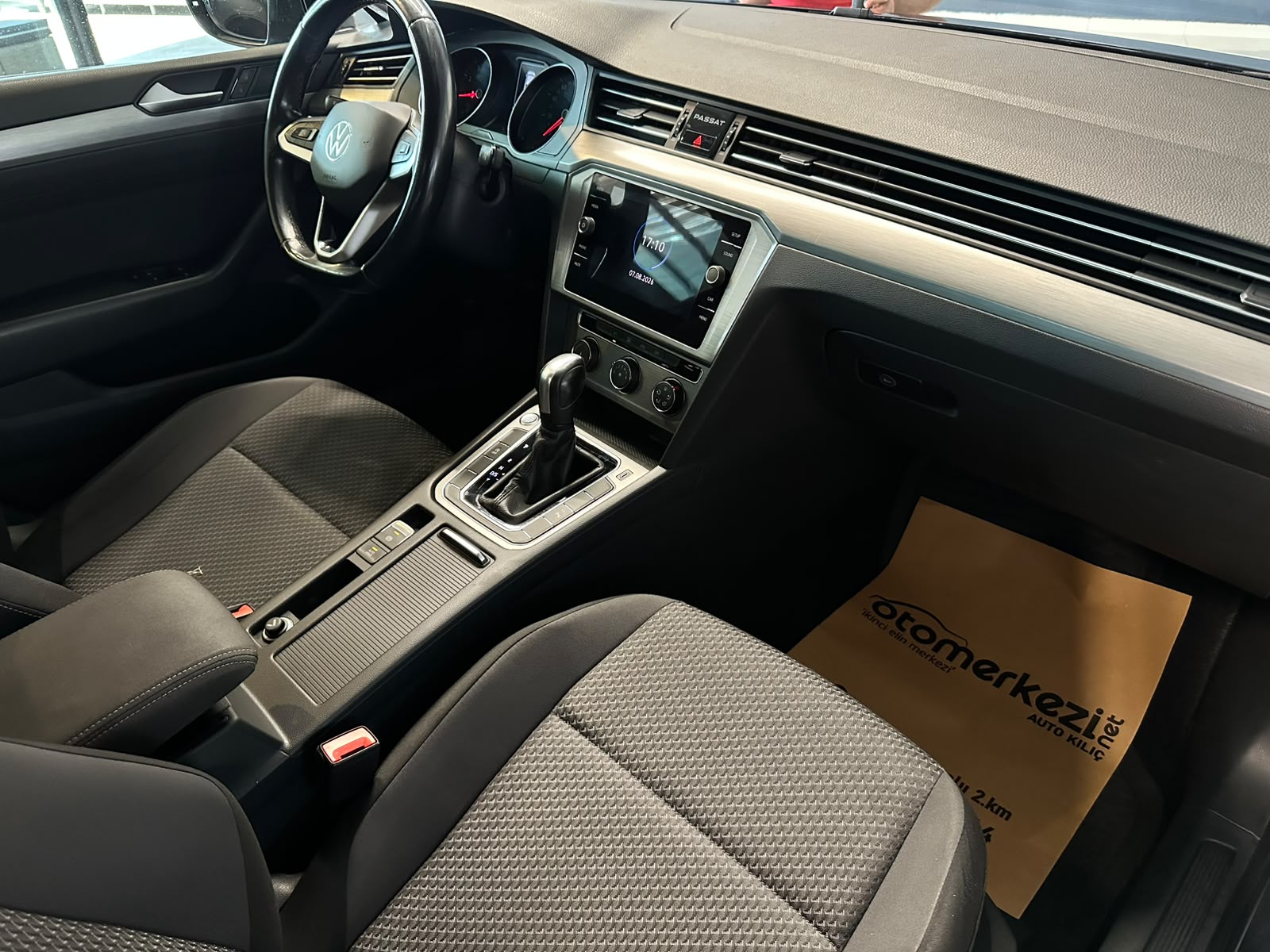 VOLKSWAGEN PASSAT 8